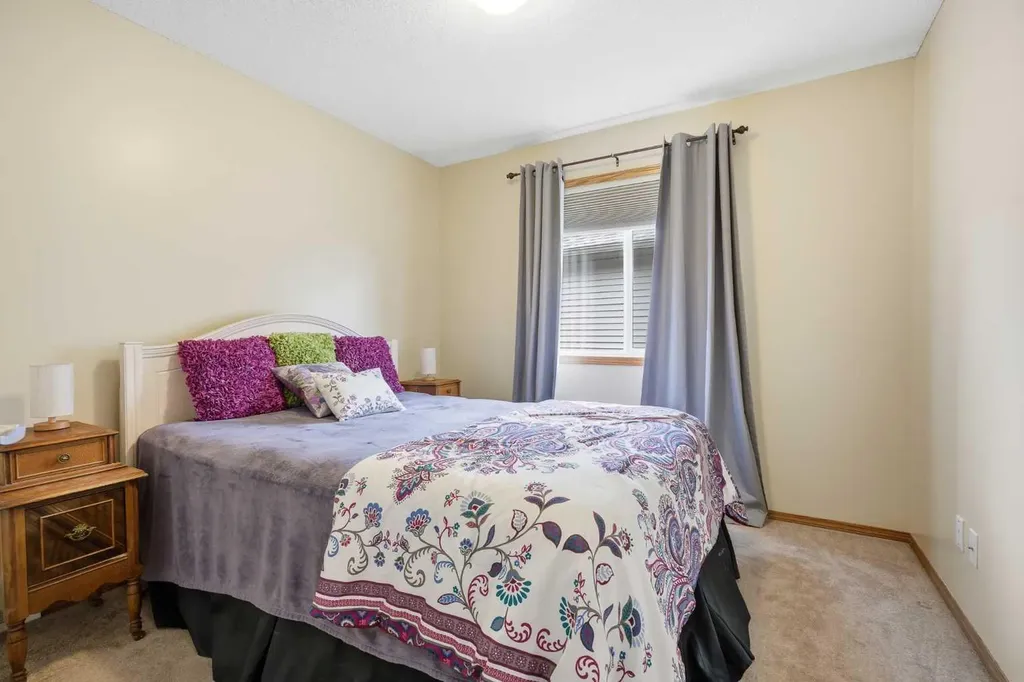 276 Kincora Heights NW Calgary AB T3R 1N6