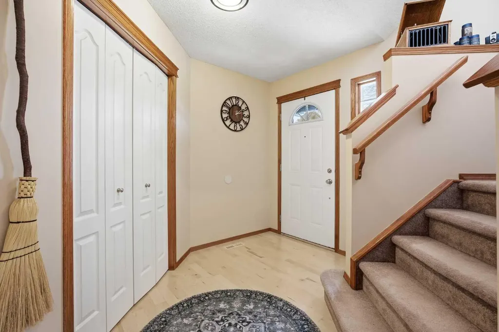 276 Kincora Heights NW Calgary AB T3R 1N6