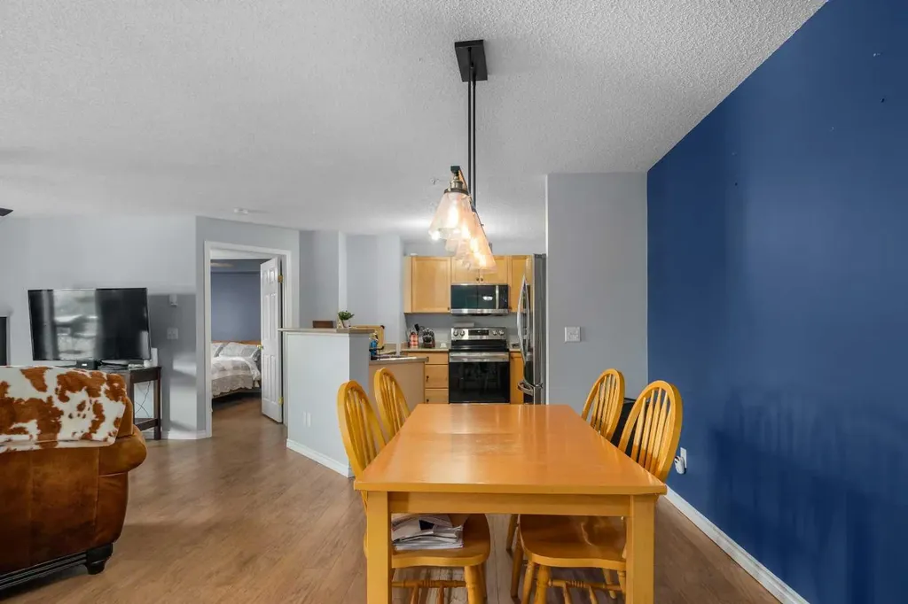 604 8 Street SW Airdrie AB T4B 2W4