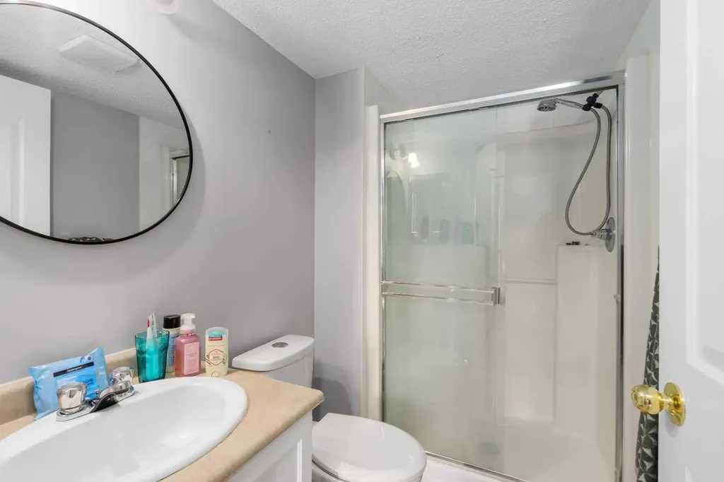 604 8 Street SW Airdrie AB T4B 2W4