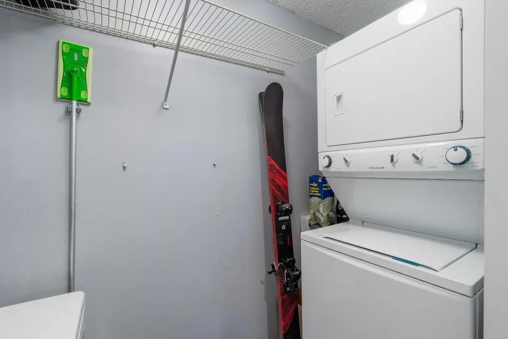 604 8 Street SW Airdrie AB T4B 2W4