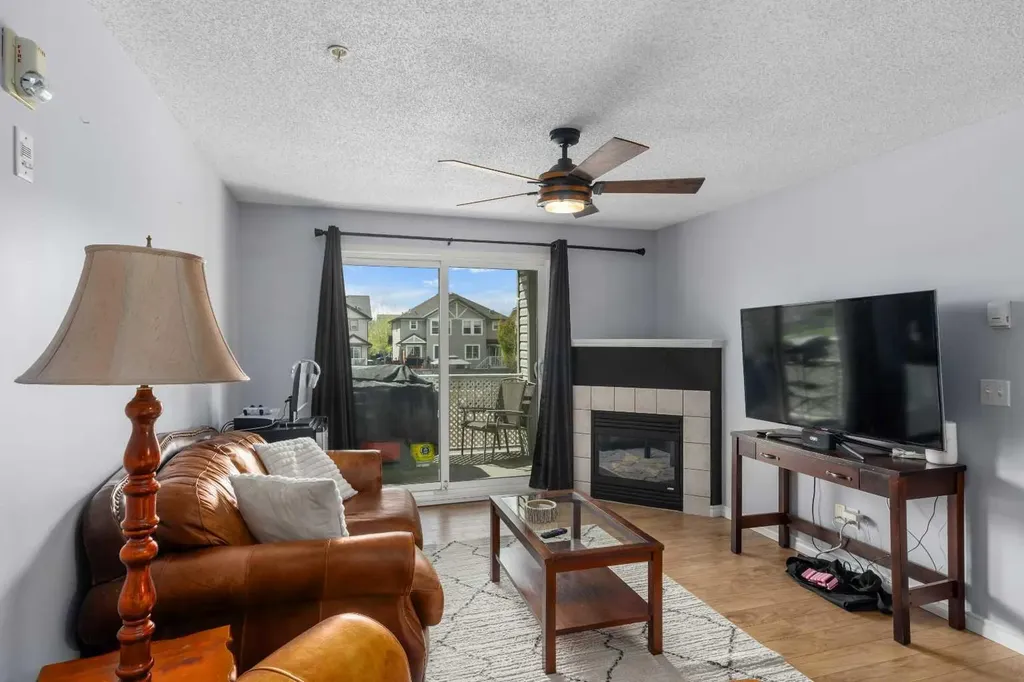 604 8 Street SW Airdrie AB T4B 2W4