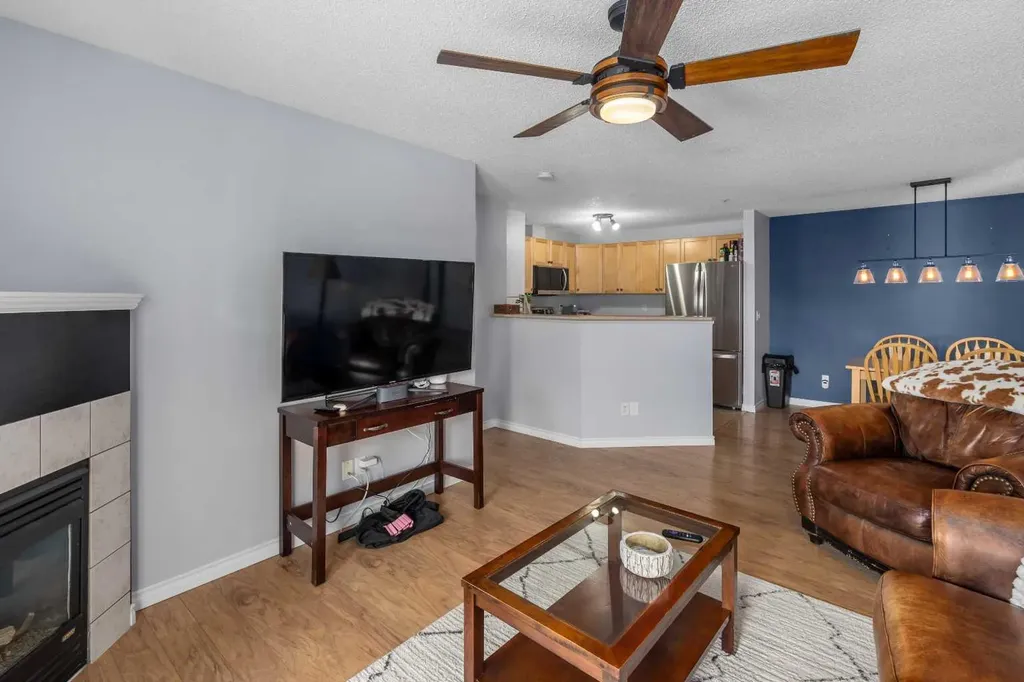 604 8 Street SW Airdrie AB T4B 2W4