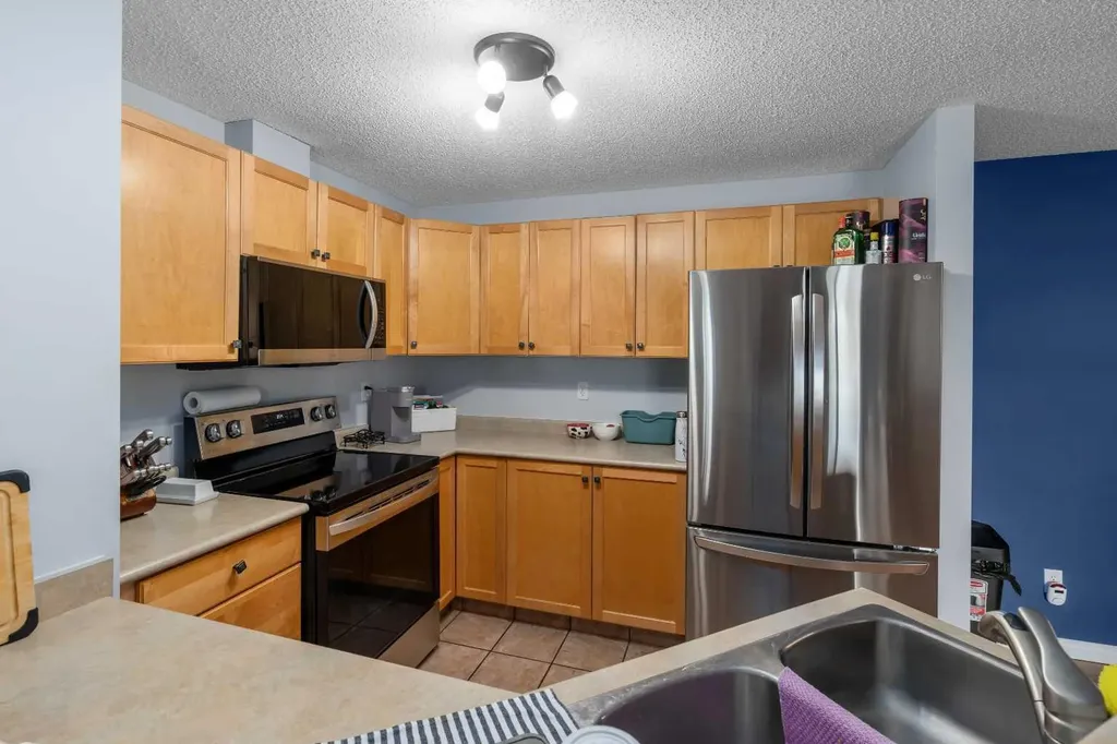 604 8 Street SW Airdrie AB T4B 2W4