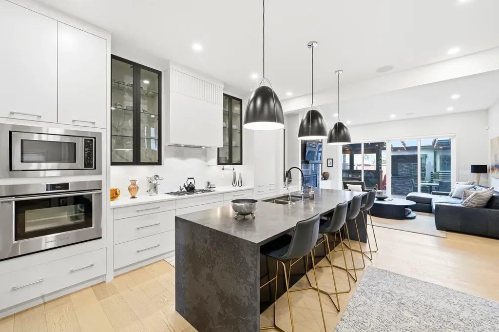 1308 Colgrove Avenue NE Calgary AB T2E 5C4