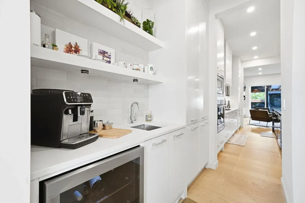 1308 Colgrove Avenue NE Calgary AB T2E 5C4