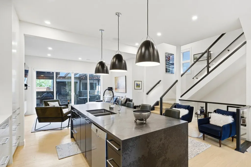1308 Colgrove Avenue NE Calgary AB T2E 5C4