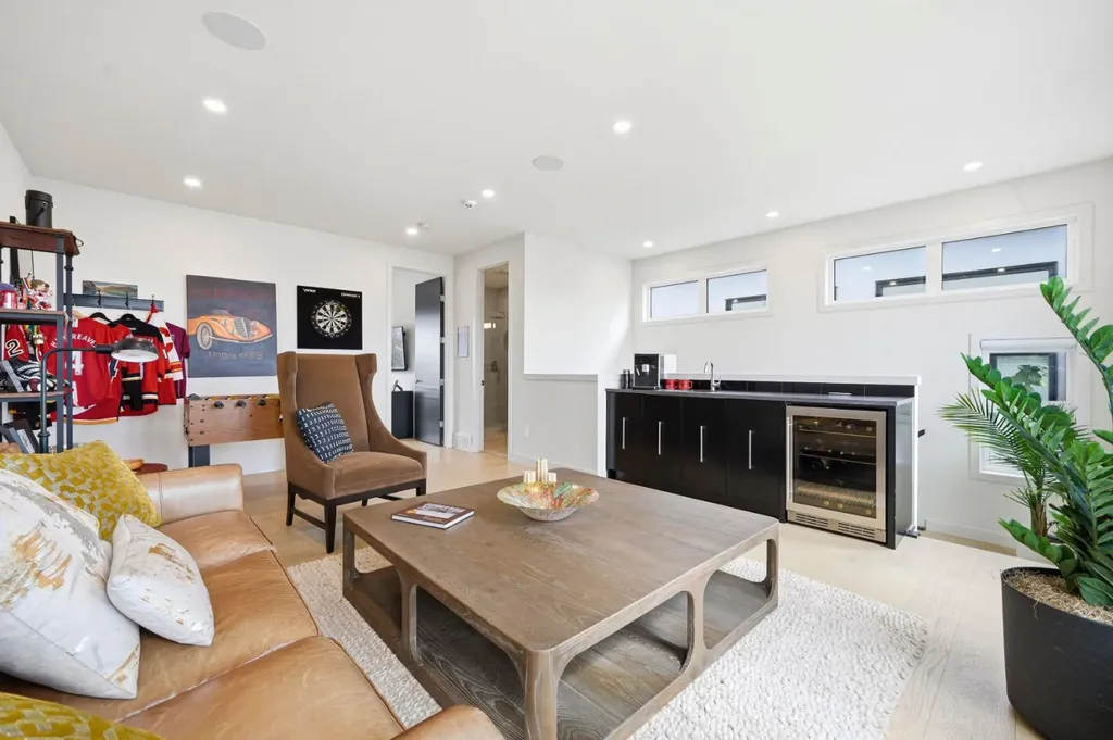 1308 Colgrove Avenue NE Calgary AB T2E 5C4