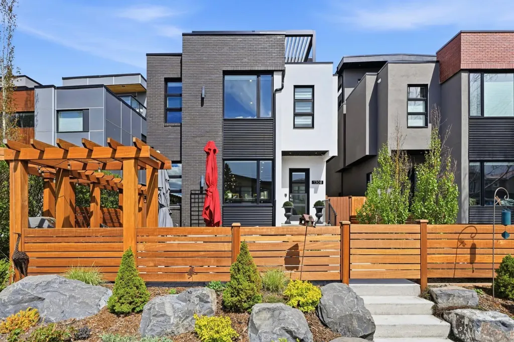 1308 Colgrove Avenue NE Calgary AB T2E 5C4