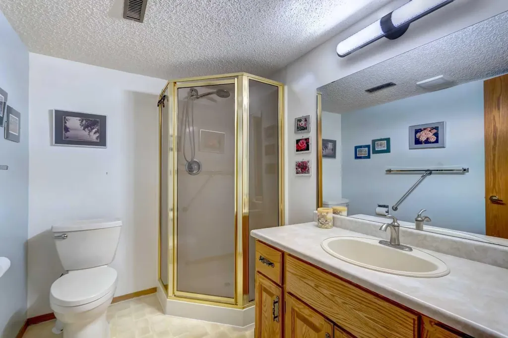 118 Strathcona Road SW Calgary AB T3H 1P3