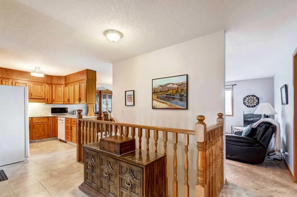 118 Strathcona Road SW Calgary AB T3H 1P3