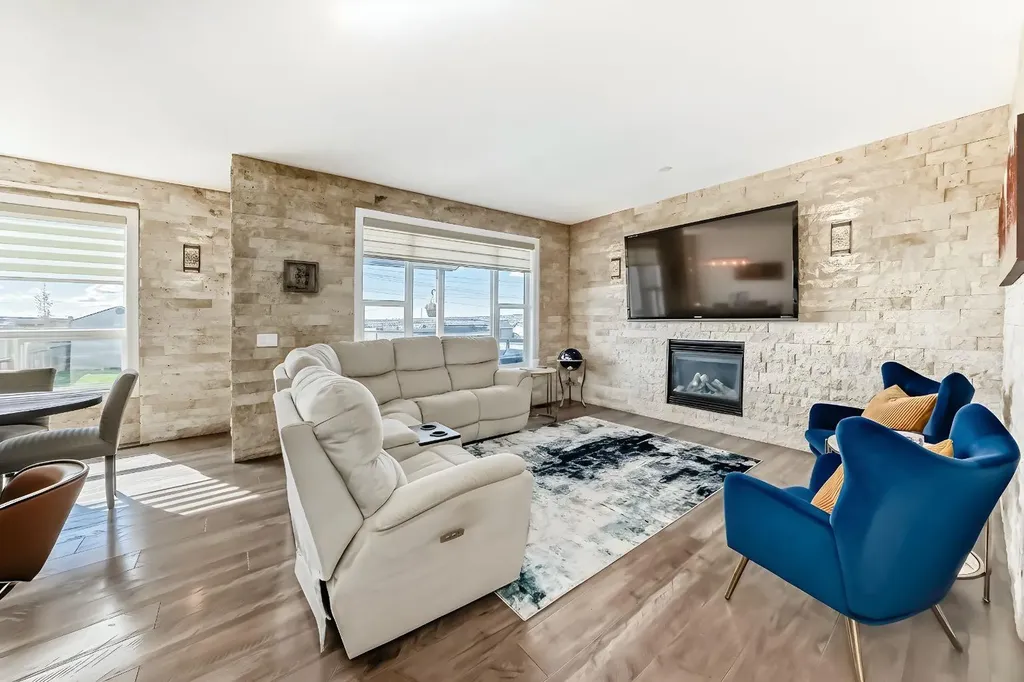 89 Evansdale Landing NW Calgary AB T3P 0C8