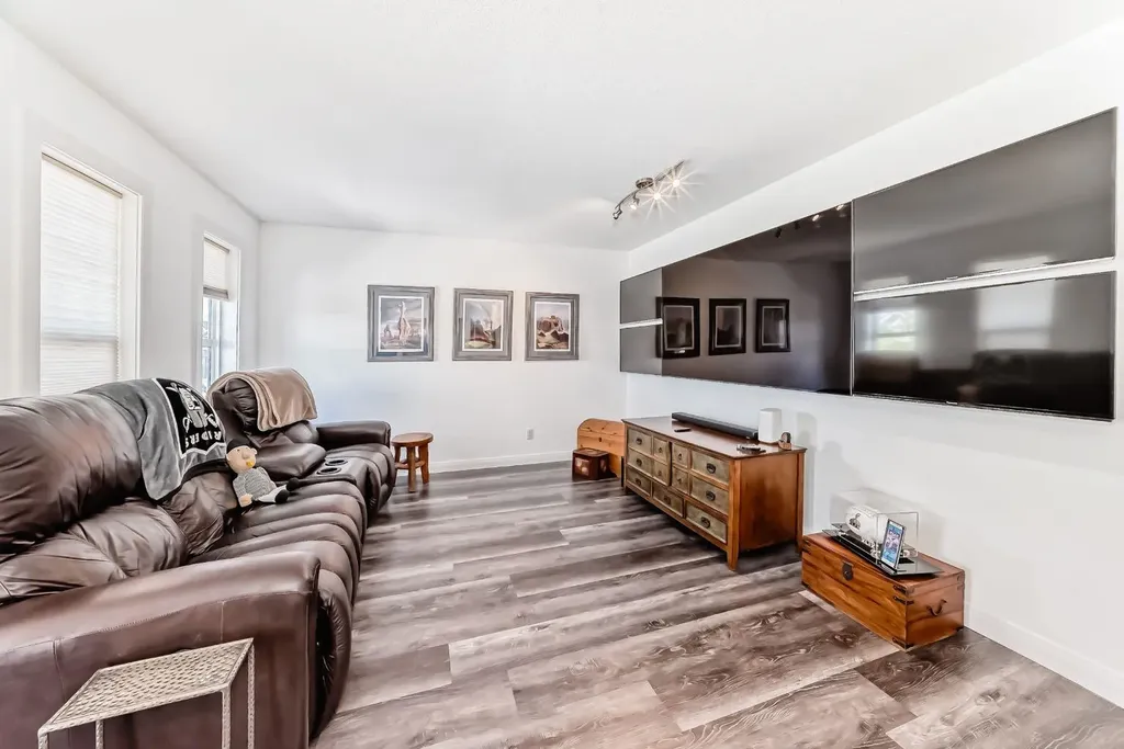 89 Evansdale Landing NW Calgary AB T3P 0C8