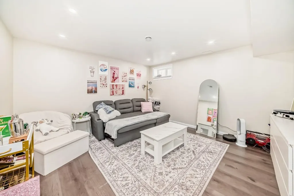 89 Evansdale Landing NW Calgary AB T3P 0C8