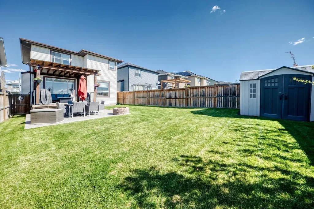 89 Evansdale Landing NW Calgary AB T3P 0C8