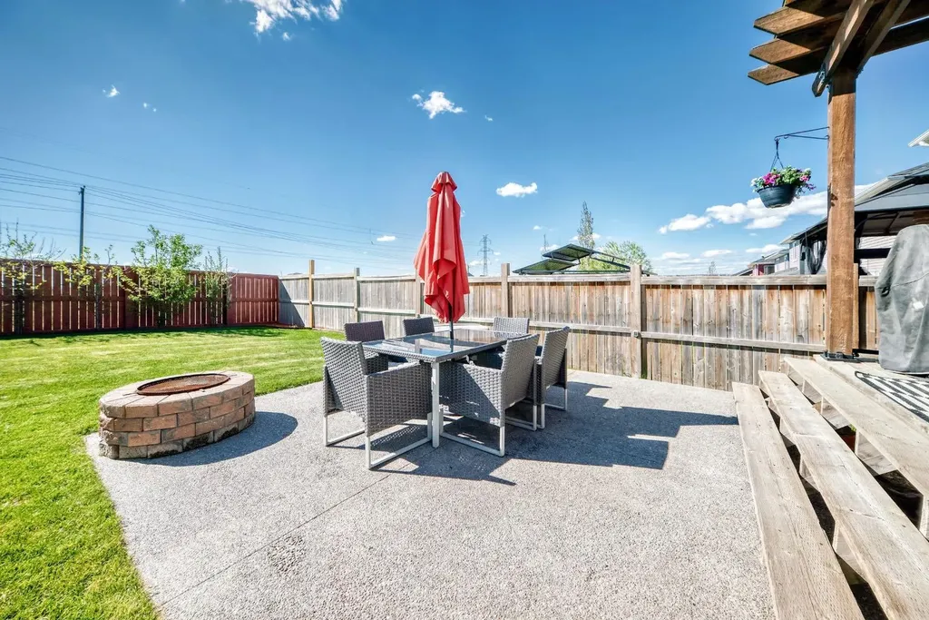 89 Evansdale Landing NW Calgary AB T3P 0C8