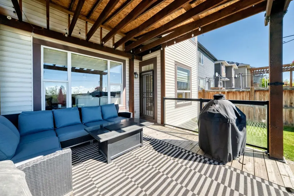 89 Evansdale Landing NW Calgary AB T3P 0C8
