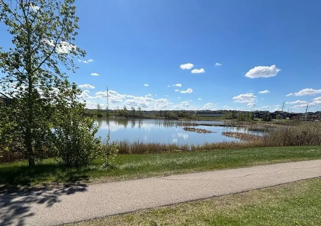 89 Evansdale Landing NW Calgary AB T3P 0C8