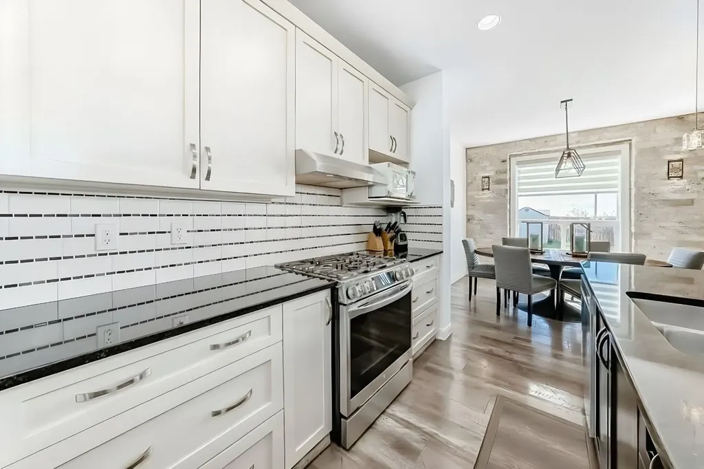89 Evansdale Landing NW Calgary AB T3P 0C8