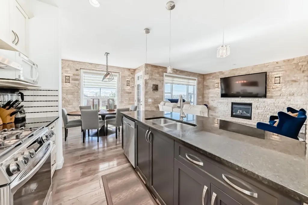 89 Evansdale Landing NW Calgary AB T3P 0C8