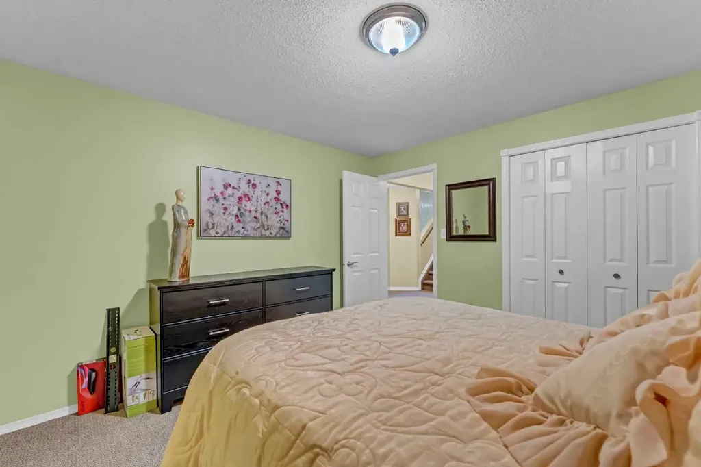1030 5 Street SE Medicine Hat AB T1A8T5