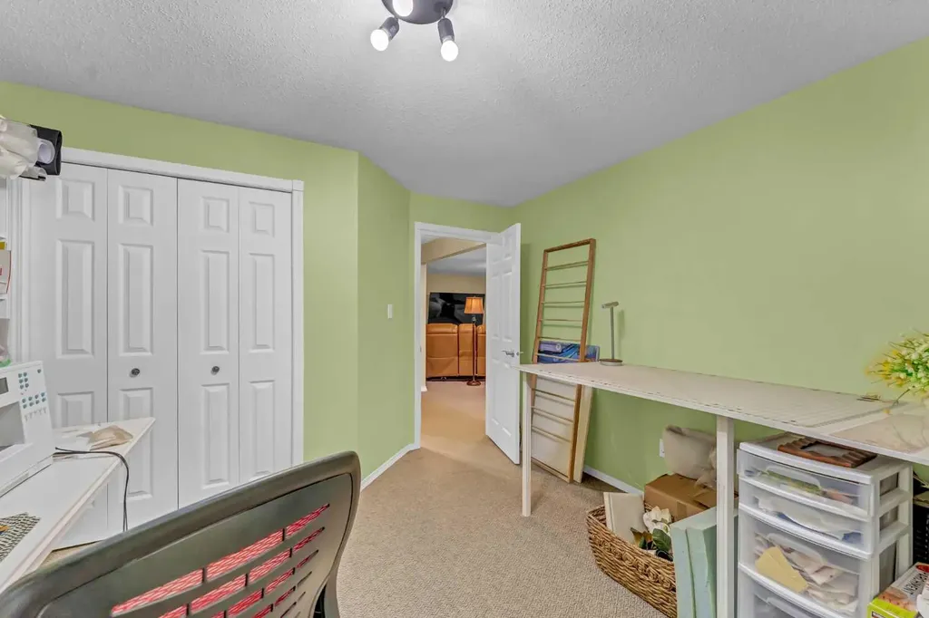 1030 5 Street SE Medicine Hat AB T1A8T5