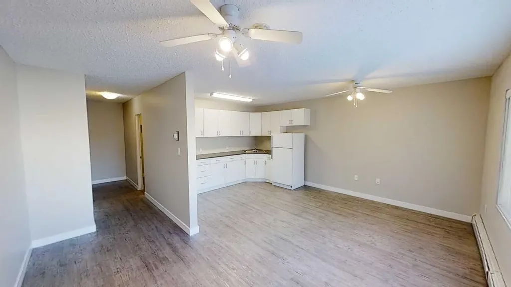 9932 105 Avenue Grande Prairie AB T8V1G9