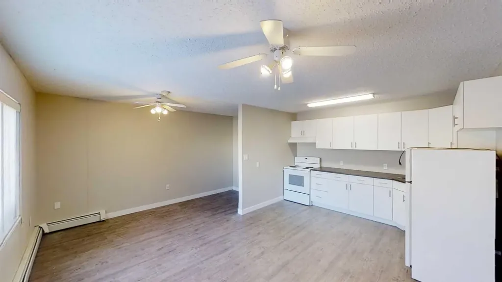9932 105 Avenue Grande Prairie AB T8V1G9