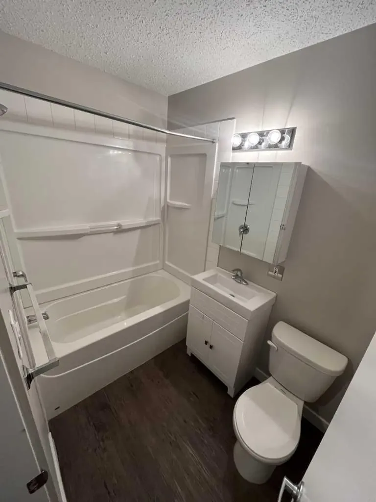 9932 105 Avenue Grande Prairie AB T8V1G9