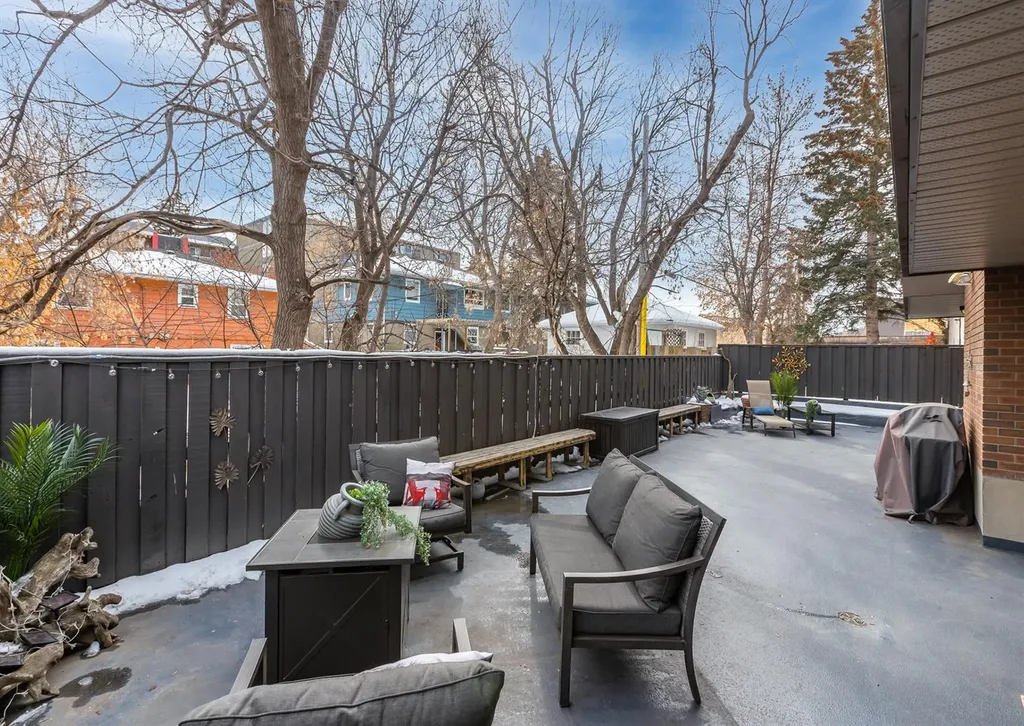 2208 17a Street SW Calgary AB T2T 4S1