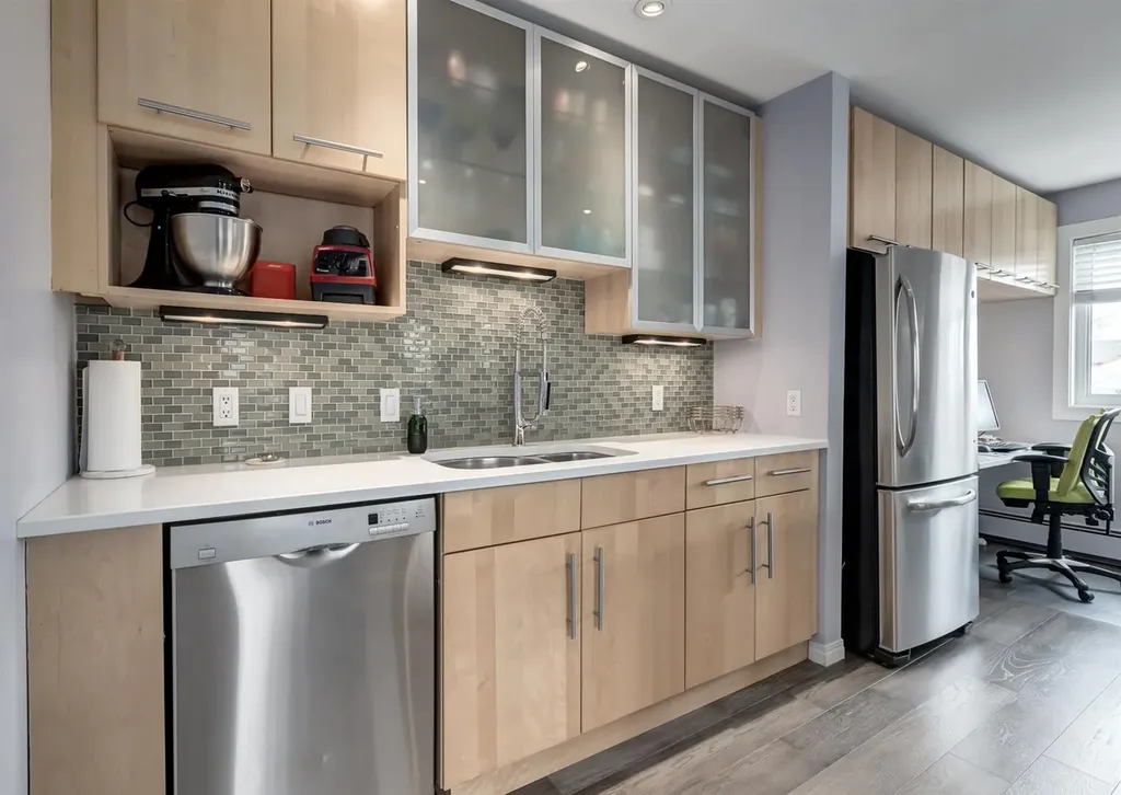 2208 17a Street SW Calgary AB T2T 4S1