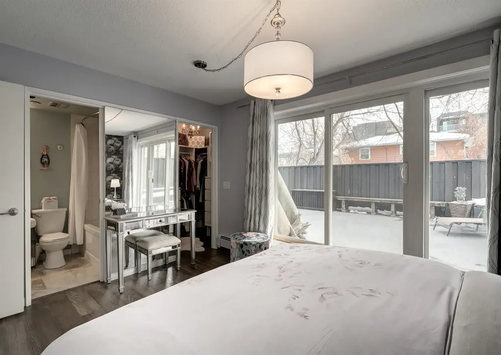 2208 17a Street SW Calgary AB T2T 4S1