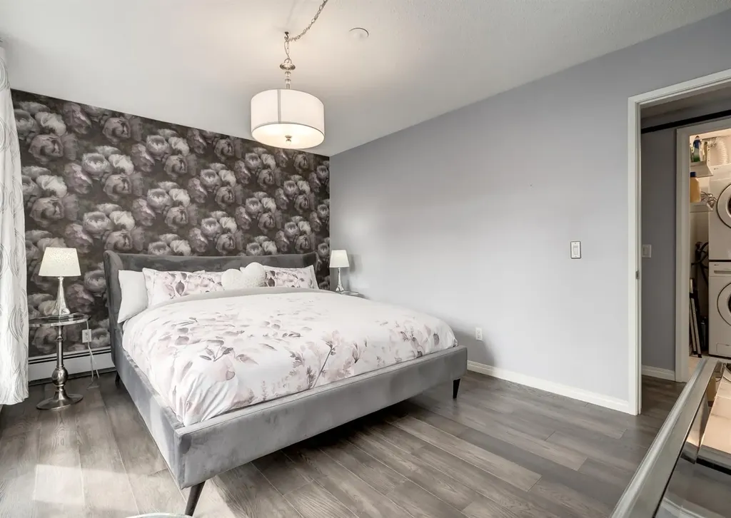 2208 17a Street SW Calgary AB T2T 4S1