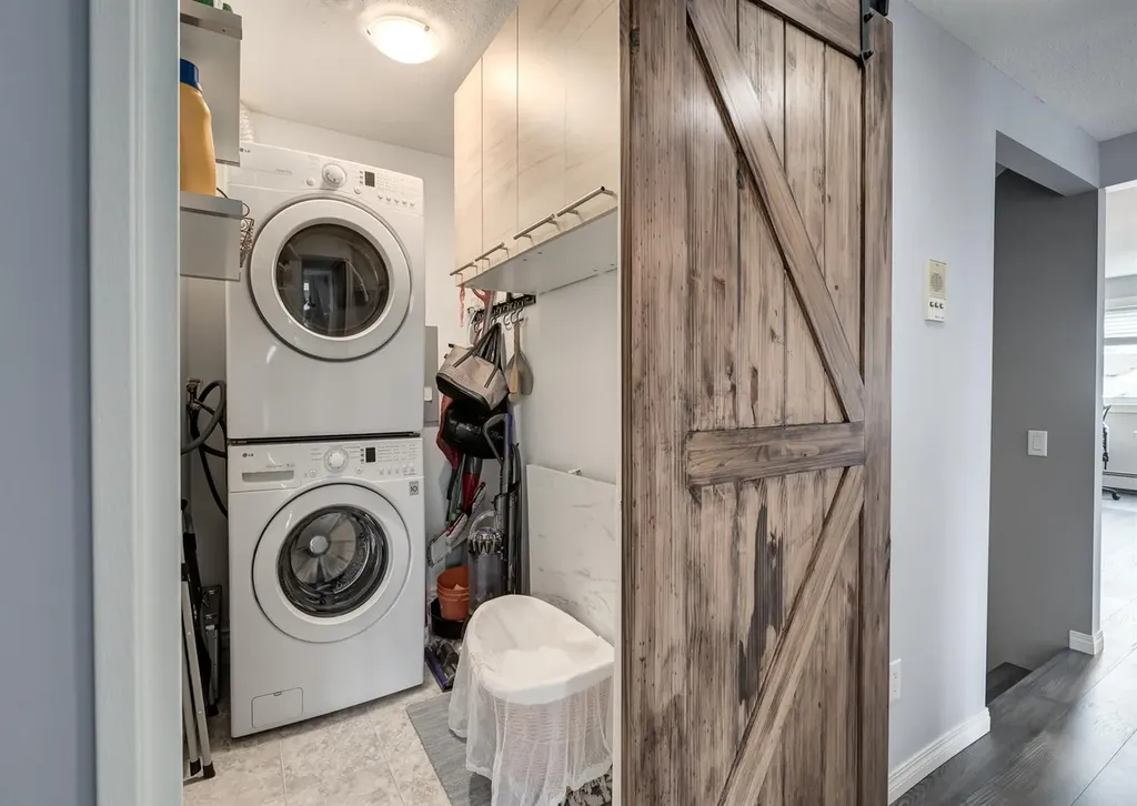 2208 17a Street SW Calgary AB T2T 4S1