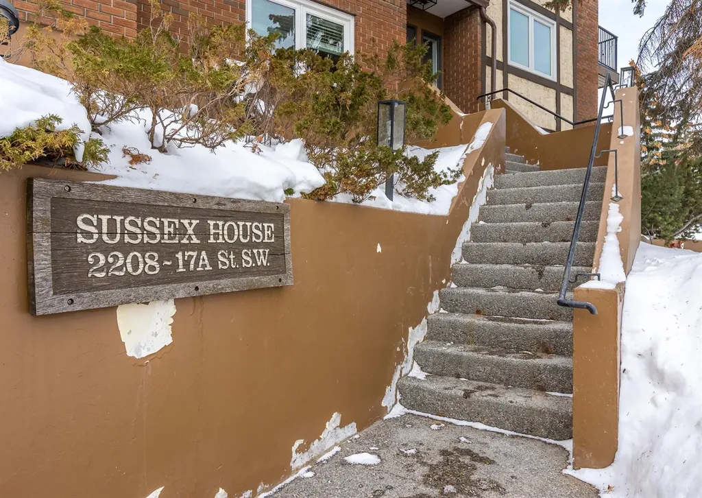 2208 17a Street SW Calgary AB T2T 4S1