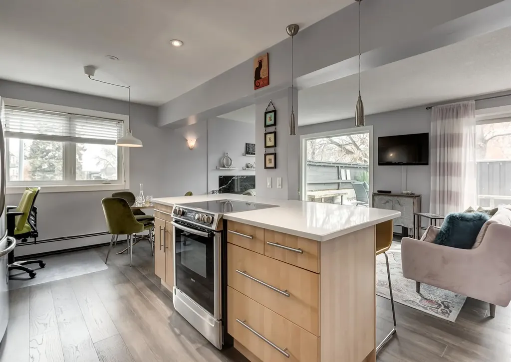 2208 17a Street SW Calgary AB T2T 4S1