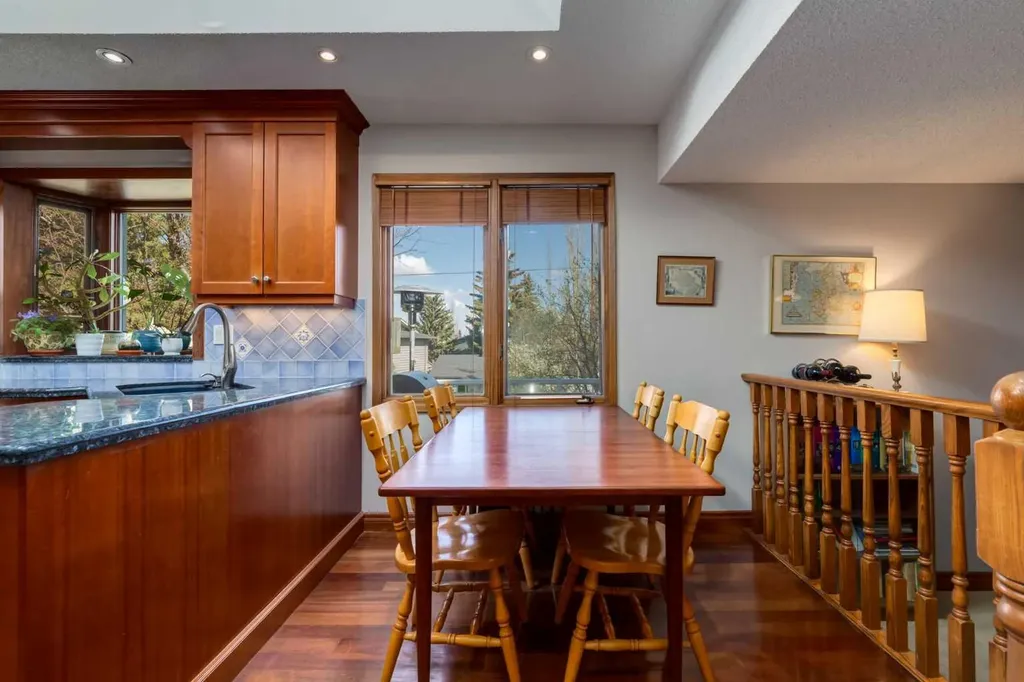 2724 Palliser Drive SW Calgary AB T2V 4G2