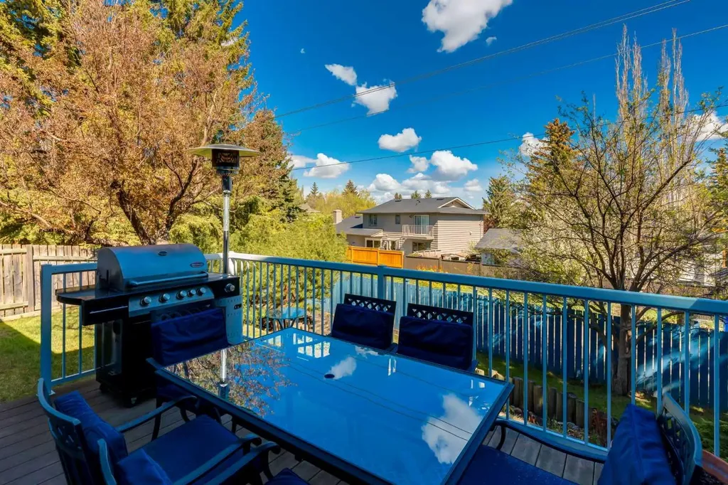 2724 Palliser Drive SW Calgary AB T2V 4G2