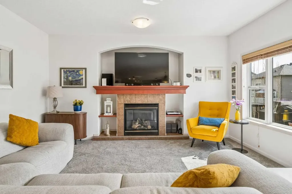 231 Hawkmere View Chestermere AB T1X 1T8