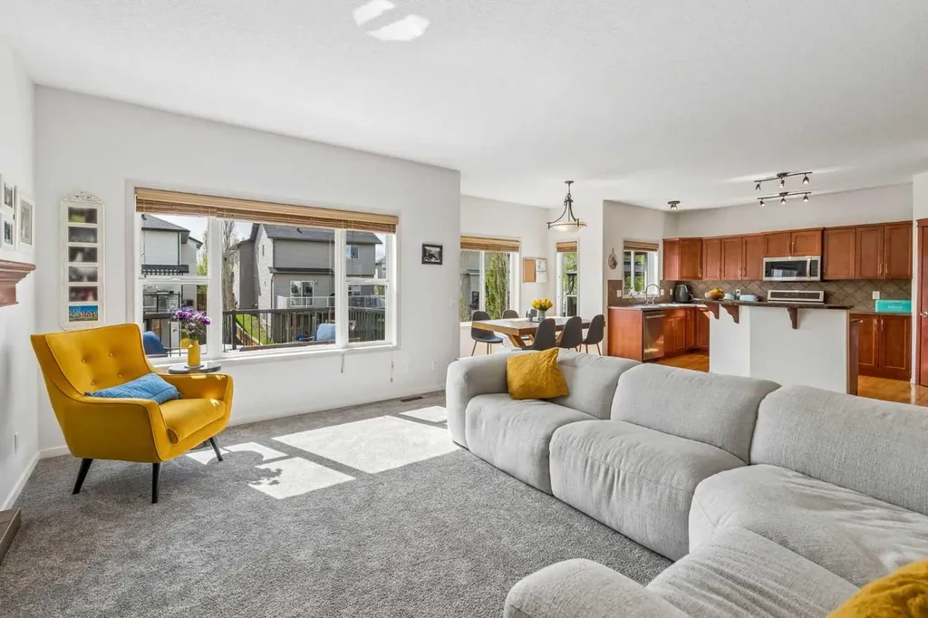 231 Hawkmere View Chestermere AB T1X 1T8