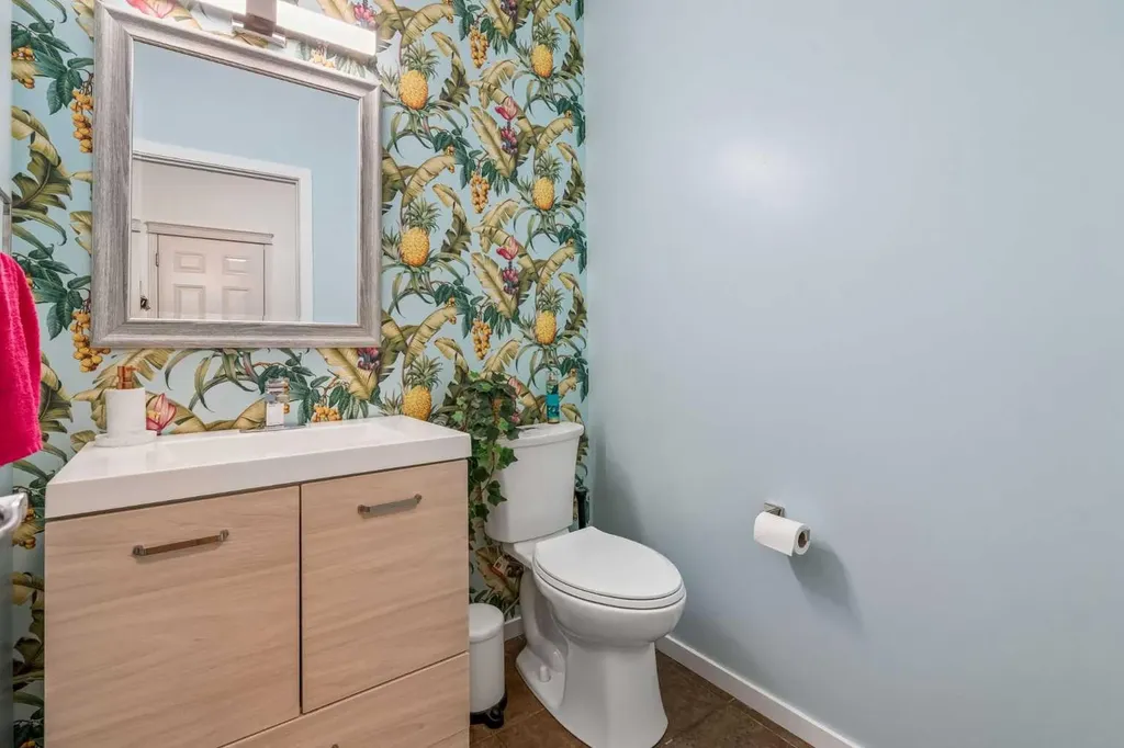 231 Hawkmere View Chestermere AB T1X 1T8