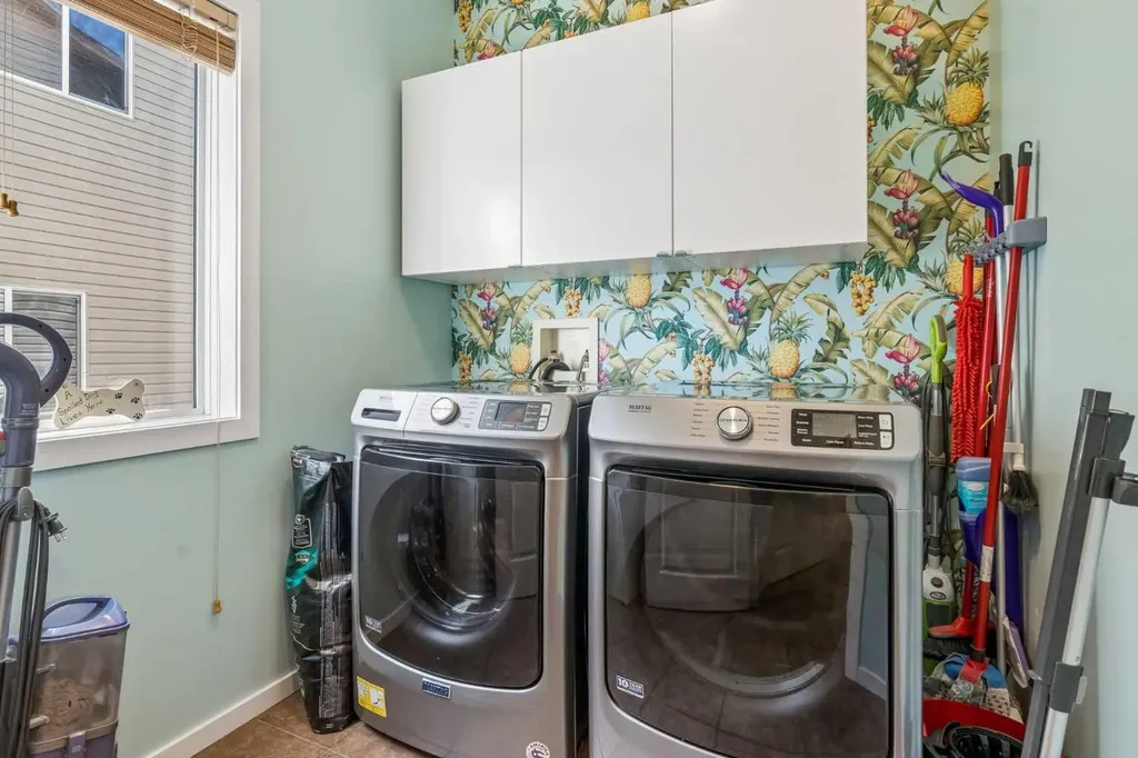 231 Hawkmere View Chestermere AB T1X 1T8