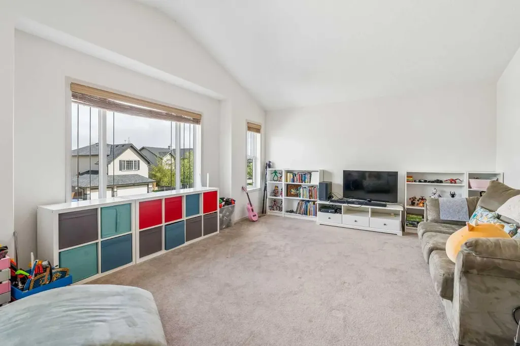 231 Hawkmere View Chestermere AB T1X 1T8