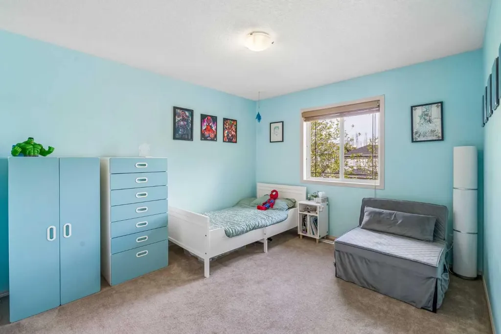 231 Hawkmere View Chestermere AB T1X 1T8