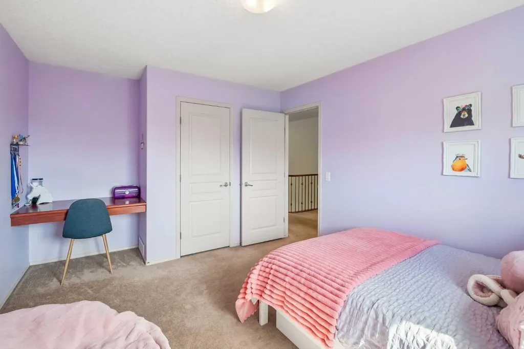 231 Hawkmere View Chestermere AB T1X 1T8