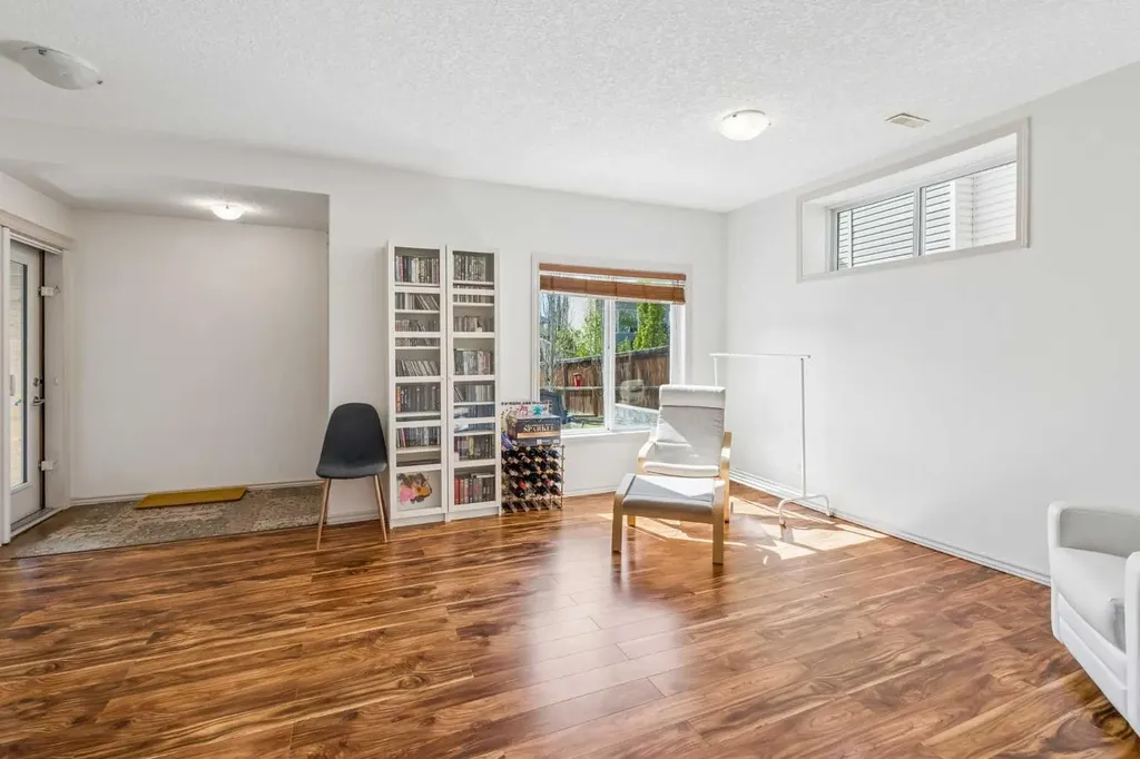 231 Hawkmere View Chestermere AB T1X 1T8