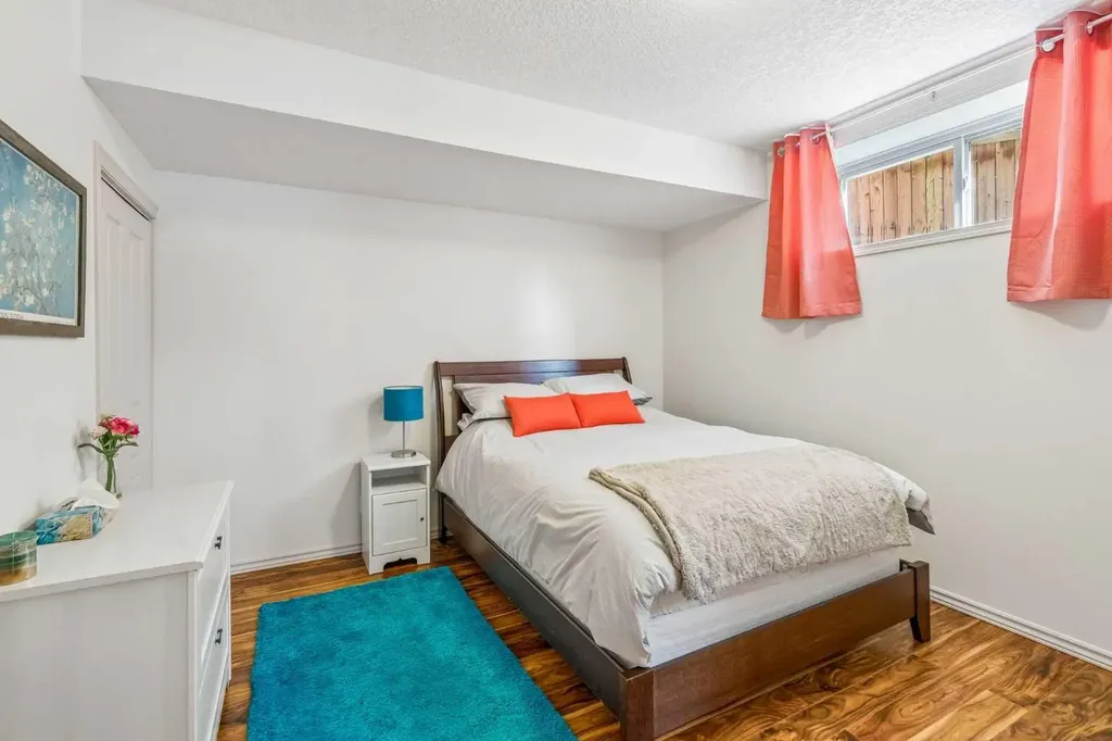 231 Hawkmere View Chestermere AB T1X 1T8