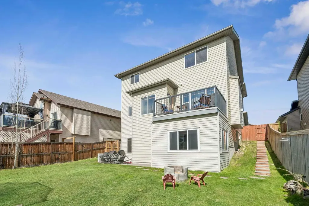 231 Hawkmere View Chestermere AB T1X 1T8