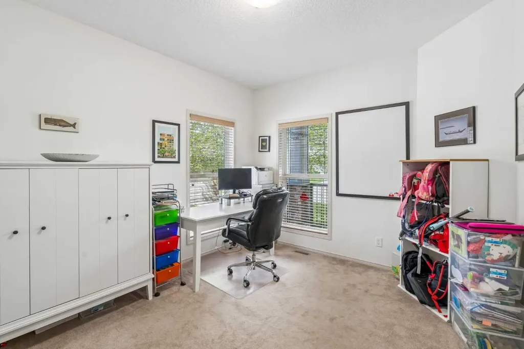 231 Hawkmere View Chestermere AB T1X 1T8
