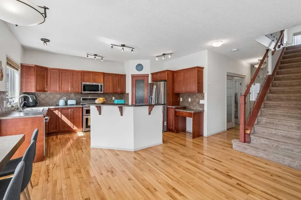 231 Hawkmere View Chestermere AB T1X 1T8